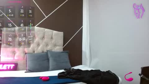 Scarlet online show from 11-25-25, 11:21