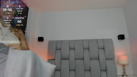 Snapshot of sweetty_girl_ chatting on 12-14-25, 06:45 Sweetty online show from 12-14-25, 06:45