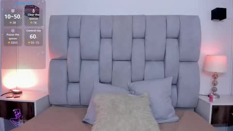 Snapshot of sweetty_girl_ chatting on 12-15-25, 07:18 Sweetty online show from 12-15-25, 07:18