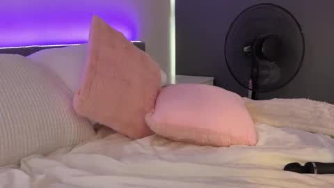 Sweet UK Cassie online show from 12-19-25, 11:56