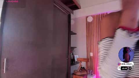 Snapshot of sweetviolet___ chatting on 07-17-26, 12:01 sweetviolet___ online show from 07-17-26, 12:01
