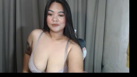 Snapshot of sweetx_elle chatting on 12-22-25, 04:26 sweetx_elle online show from 12-22-25, 04:26