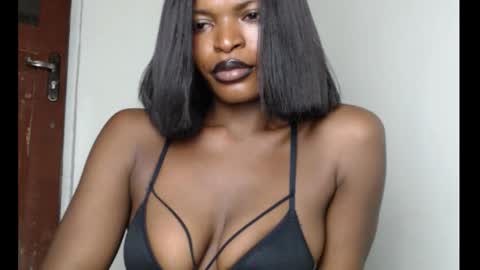 sweetxxboobsx online show from 11-17-25, 08:47