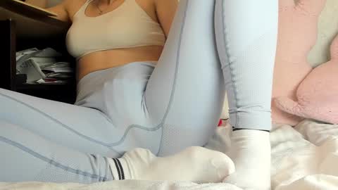 Snapshot of sweety_cum chatting on 01-09-25, 12:25 Mia online show from 01-09-25, 12:25