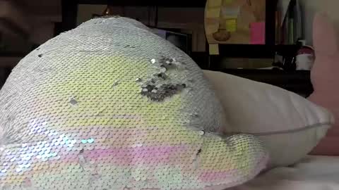 Snapshot of sweety_cum chatting on 01-09-25, 06:15 Mia online show from 01-09-25, 06:15