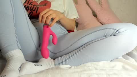 Snapshot of sweety_cum chatting on 02-07-25, 12:53 Mia online show from 02-07-25, 12:53