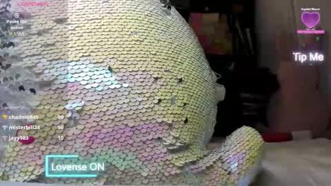 Mia online show from 03-15-26, 08:37