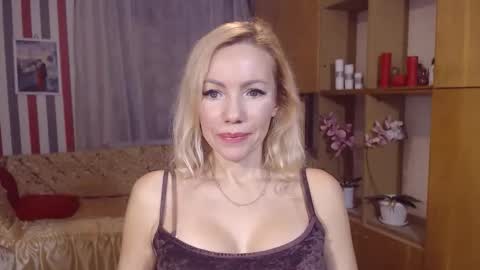Snapshot of sweety_friend chatting on 12-19-25, 04:14 Sweety friend online show from 12-19-25, 04:14