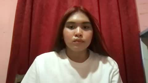 Snapshot of sweety_heart18 chatting on 05-21-26, 05:58 sweety_heart18 online show from 05-21-26, 05:58