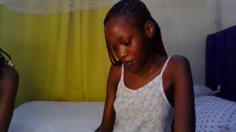 Vickky online show from 04-18-26, 07:58