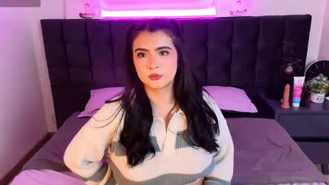 Snapshot of sweety_nicole_ chatting on 11-15-25, 05:05 sweety nicole 3 online show from 11-15-25, 05:05