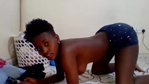 sweety_petite online show from 10-22-25, 08:14