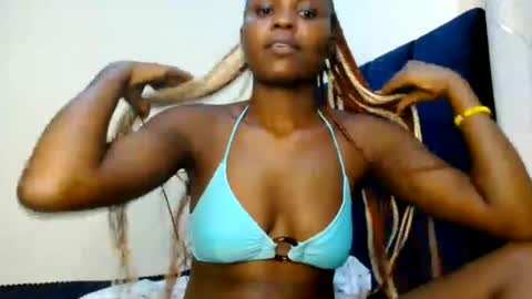 Snapshot of sweety_spixxy chatting on 06-14-26, 05:37 Dolly online show from 06-14-26, 05:37