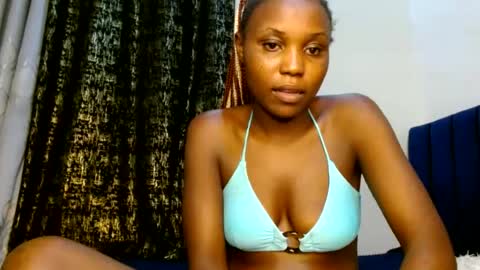 Snapshot of sweety_spixxy chatting on 06-28-26, 12:38 Dolly online show from 06-28-26, 12:38