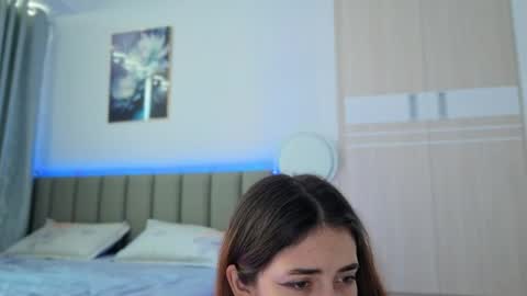 Vikky online show from 04-11-26, 12:15