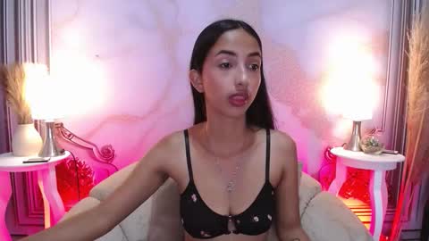 Snapshot of sweetylally chatting on 09-23-25, 12:08 LAURA online show from 09-23-25, 12:08