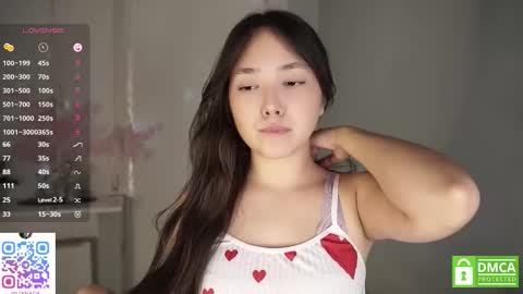 Snapshot of sweetyoops chatting on 10-18-25, 05:54 Astrid online show from 10-18-25, 05:54