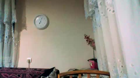 Snapshot of swergiu333 chatting on 02-16-26, 05:03 Raymond online show from 02-16-26, 05:03