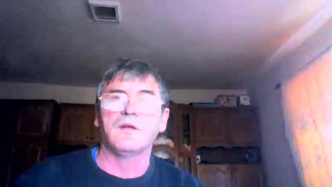 Snapshot of swergiu333 chatting on 03-09-26, 07:23 Raymond online show from 03-09-26, 07:23