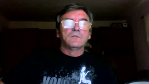 Snapshot of swergiu333 chatting on 05-31-26, 08:32 Raymond online show from 05-31-26, 08:32
