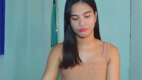 Snapshot of swettie_rhea chatting on 05-21-26, 02:13 Rhea online show from 05-21-26, 02:13