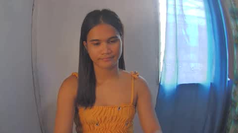 Snapshot of swettie_rhea chatting on 05-25-26, 02:28 Rhea online show from 05-25-26, 02:28