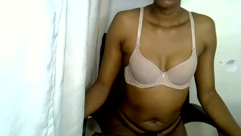 Snapshot of swit_candie chatting on 06-28-26, 11:44 swit_candie online show from 06-28-26, 11:44