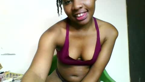Snapshot of swit_candy chatting on 06-22-26, 02:13 Candy online show from 06-22-26, 02:13