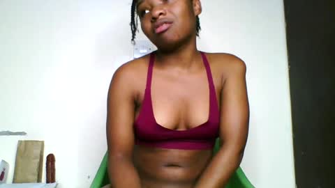 Snapshot of swit_candy chatting on 06-22-26, 03:42 Candy online show from 06-22-26, 03:42