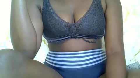 Snapshot of swt_lov chatting on 10-11-25, 12:15 swt_lov online show from 10-11-25, 12:15