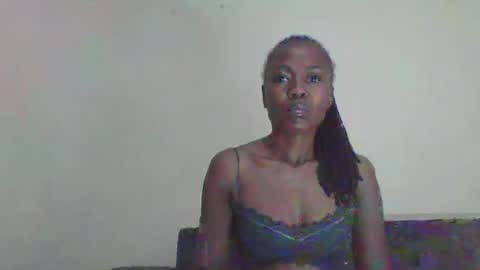 Snapshot of swtebony1 chatting on 12-11-24, 11:00 ALICIA online show from 12-11-24, 11:00