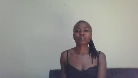 Snapshot of swtebony1 chatting on 12-18-24, 10:46 ALICIA online show from 12-18-24, 10:46
