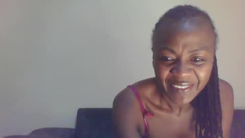Snapshot of swtebony1 chatting on 01-06-25, 10:05 ALICIA online show from 01-06-25, 10:05