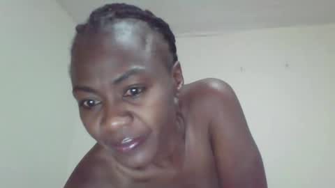 Snapshot of swtebony1 chatting on 09-08-25, 10:31 ALICIA online show from 09-08-25, 10:31