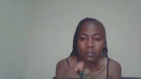 Snapshot of swtebony1 chatting on 10-17-25, 10:23 ALICIA online show from 10-17-25, 10:23
