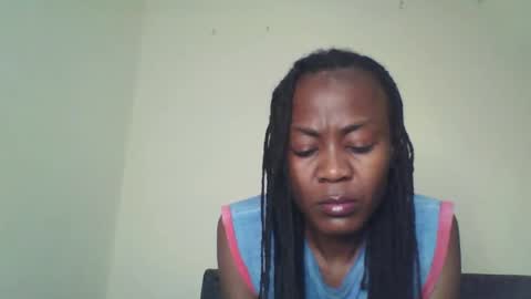 Snapshot of swtebony1 chatting on 12-16-25, 10:37 ALICIA online show from 12-16-25, 10:37