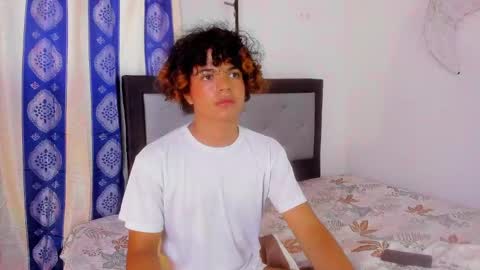 Snapshot of swwet_boy chatting on 12-26-24, 01:54 swwet_boy online show from 12-26-24, 01:54