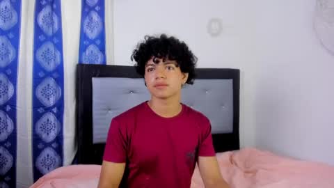 Snapshot of swwet_boy chatting on 01-09-25, 02:18 swwet_boy online show from 01-09-25, 02:18