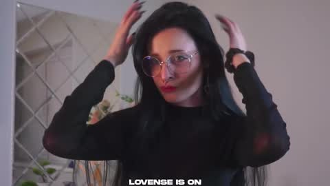 Snapshot of sybleyo chatting on 10-20-25, 11:21 Sophie online show from 10-20-25, 11:21