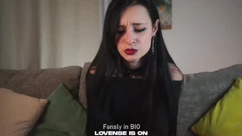 Snapshot of sybleyo chatting on 11-05-25, 11:32 Sophie online show from 11-05-25, 11:32