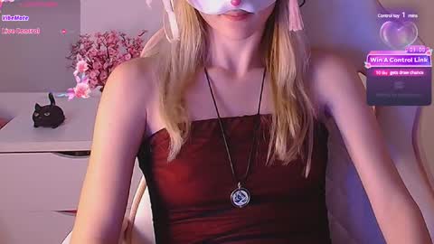 Snapshot of sydney_max chatting on 02-17-25, 01:25 Milena online show from 02-17-25, 01:25