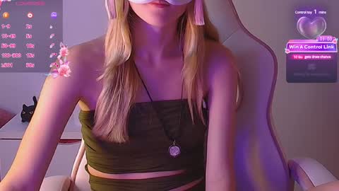 Snapshot of sydney_max chatting on 02-26-25, 02:26 Milena online show from 02-26-25, 02:26