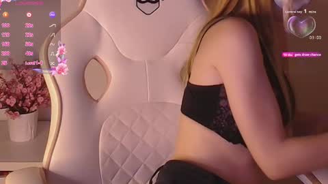 Snapshot of sydney_max chatting on 10-14-25, 02:23 Milena online show from 10-14-25, 02:23