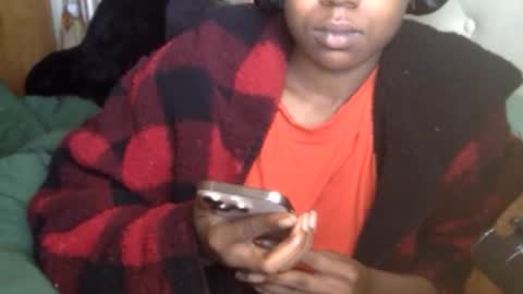 Snapshot of syiatonite chatting on 01-13-26, 01:27 syiatonite online show from 01-13-26, 01:27