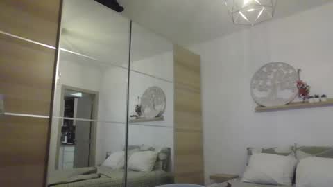 syl092 online show from 12-12-24, 06:10