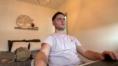 Snapshot of syl092 chatting on 02-12-26, 10:54 syl092 online show from 02-12-26, 10:54