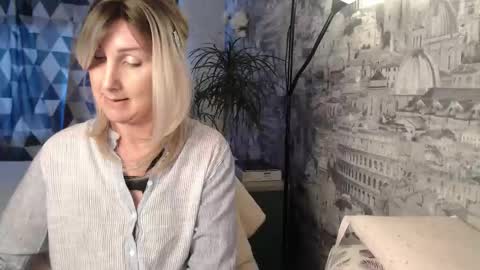 Snapshot of sylviathemodel chatting on 02-03-26, 08:19 Sylvia online show from 02-03-26, 08:19
