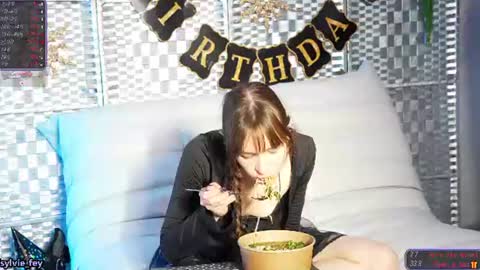 Snapshot of sylvie_fey chatting on 08-01-26, 03:39 Sylvie online show from 08-01-26, 03:39