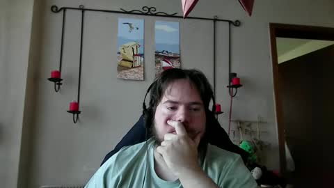 Snapshot of sympon1e chatting on 11-07-25, 10:26 sympon1e online show from 11-07-25, 10:26