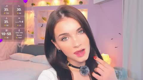 Snapshot of synne_glows chatting on 10-29-25, 07:15 Eva online show from 10-29-25, 07:15